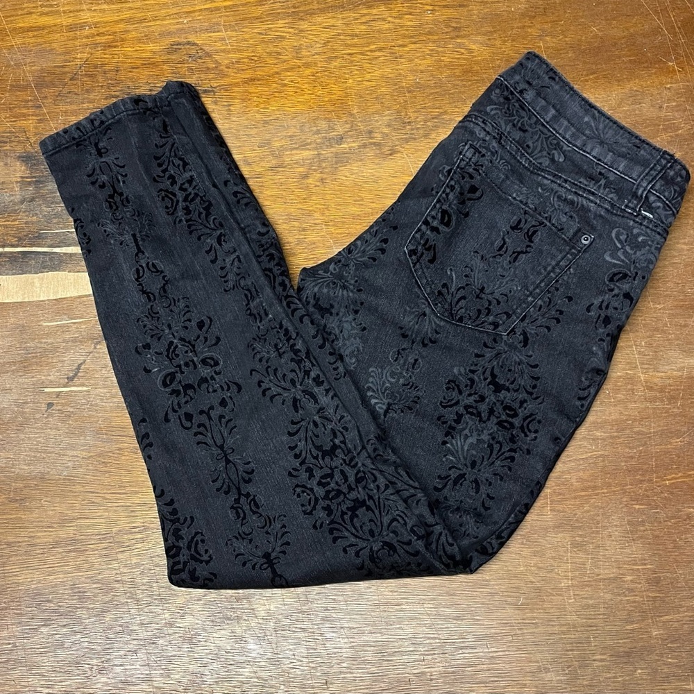 Bisou Bisou Jeans - Black Patterned Denim - Light Stretch - Womens Size 8 Skinny